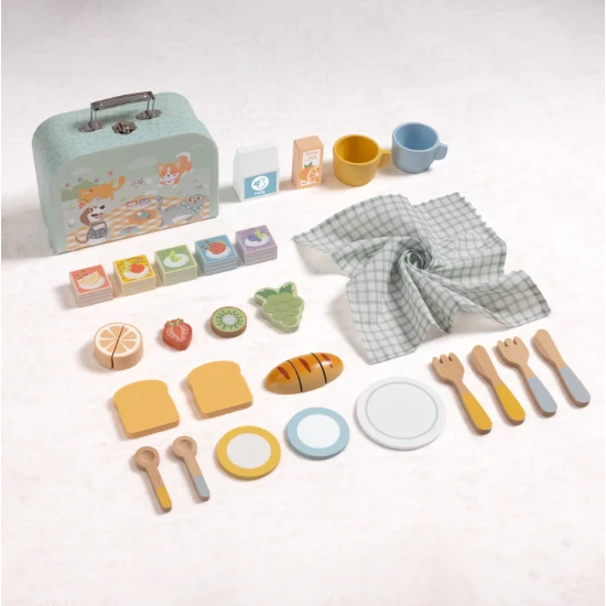 Gyermek piknikkészlet bőröndben tányérokkal, evőeszközökkel és ételkiegészítőkkel