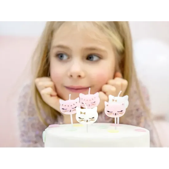 Gyermek születésnapi bulikra alkalmas macska alakú gyertyák.