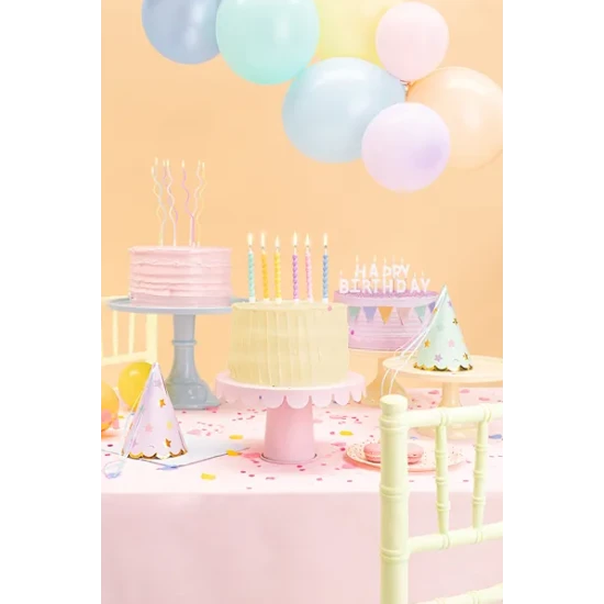 Születésnapi gyertyák pasztell színben a kis szülinaposnak.