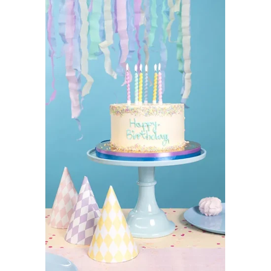 Születésnapi gyertyák pasztell színben a kis szülinaposnak.