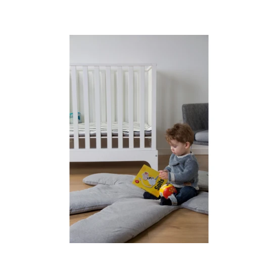 Játszószőnyeg Medveď Teddy Jersey Grey 150 cm Childhome Medveď Teddy Jersey Grey 150 cm – puha játszószőnyeg a gyerekszobába