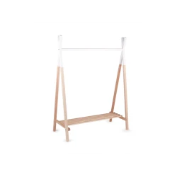 Tipi fa ruhaállvány