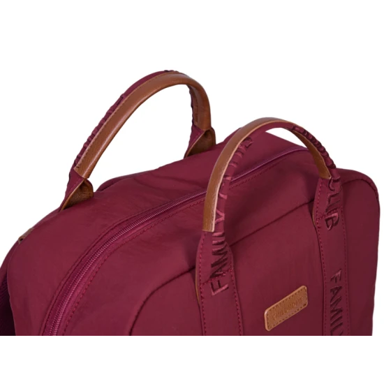 Pelenkázó hátizsák Family Club Signature Urban Burgundy Childhome Family Club Signature Urban Burgundy – pelenkázó hátizsák 40×30×16 cm