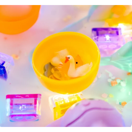 Glo Pals Sensory palack Honey Bee: világító játék gyerekeknek sárga dizájnnal.