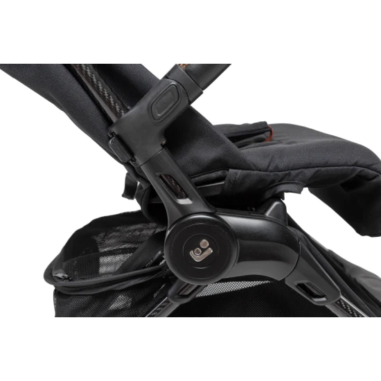 Oslo Carbon babakocsi Essential Black Maxi-Cosi Oslo Carbon babakocsi Essential Black